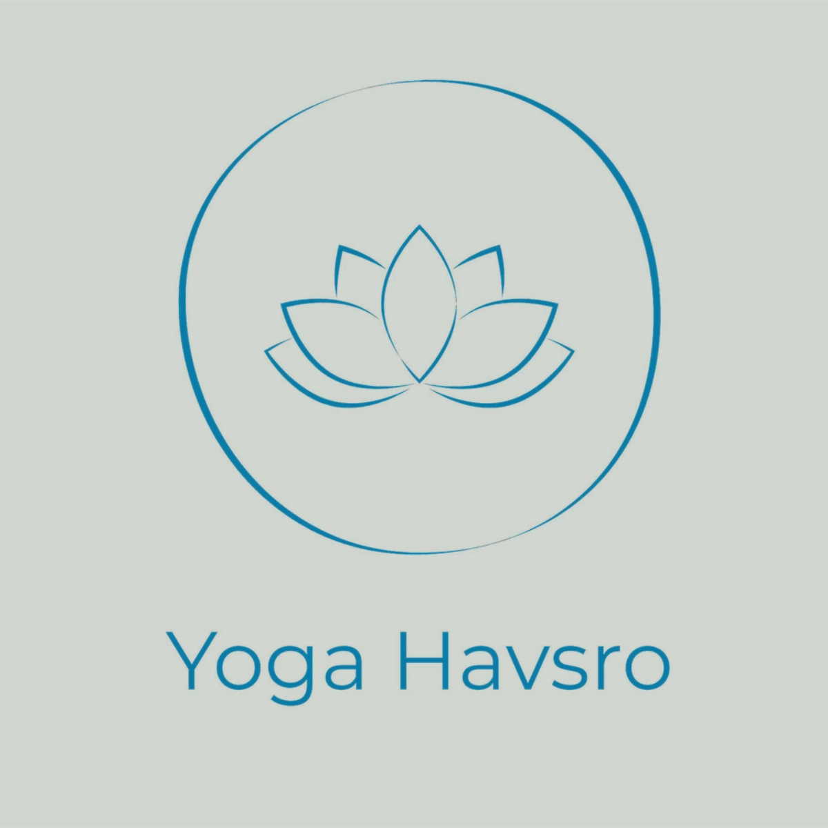 En logotyp: en stiliserad lotusblomma i en cirkel och texten "Yoga Havsro".